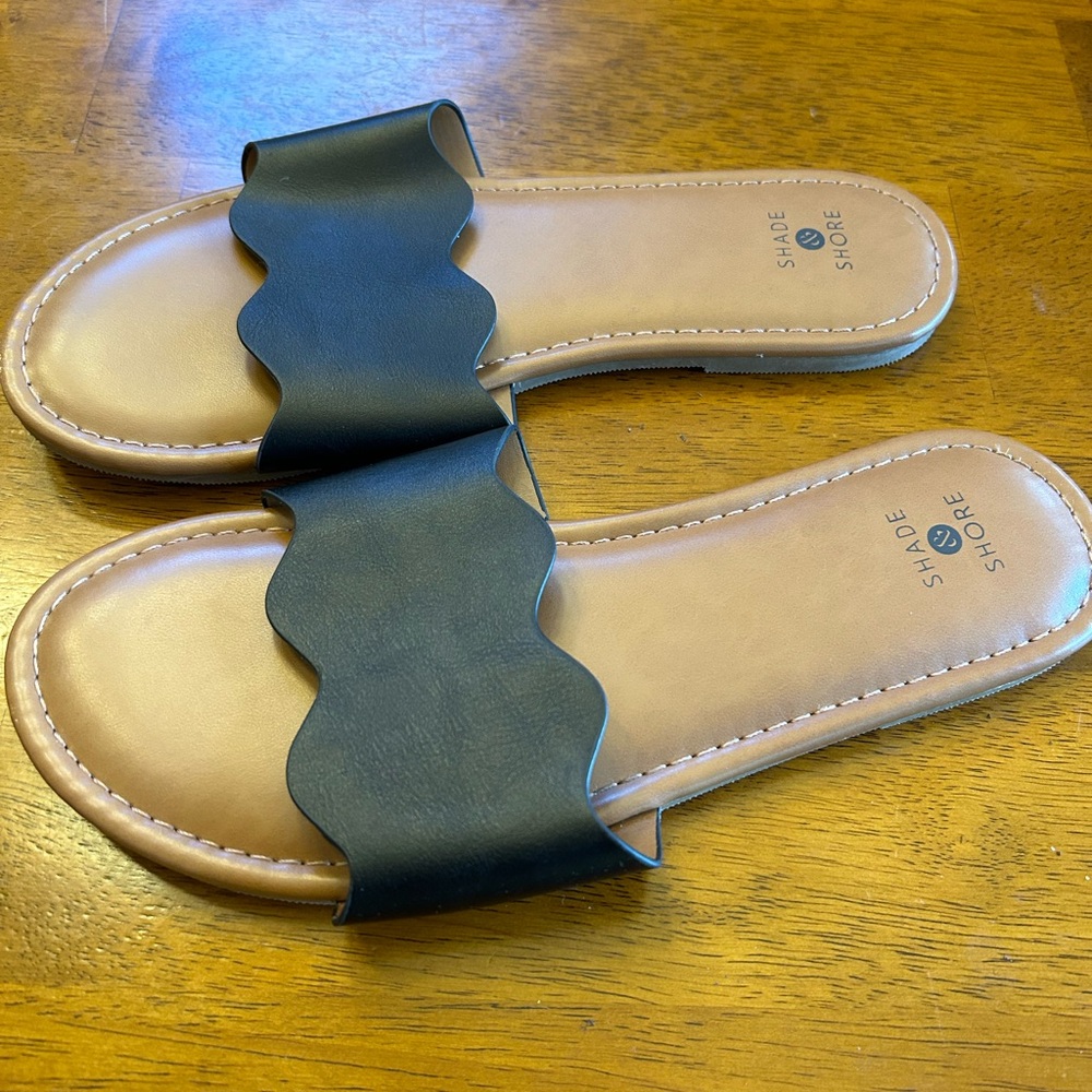 Women’s Size 6 Shade & Shore Slides